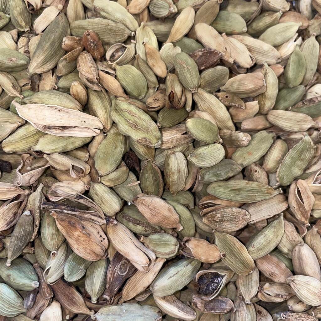 Dried Cardamom Pods